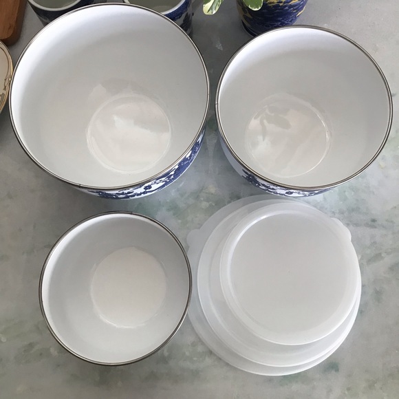 Blue Willow - 3 VTG Nested, Enamel on Metal Mixing Bowls with Lids - Picture 3 of 8